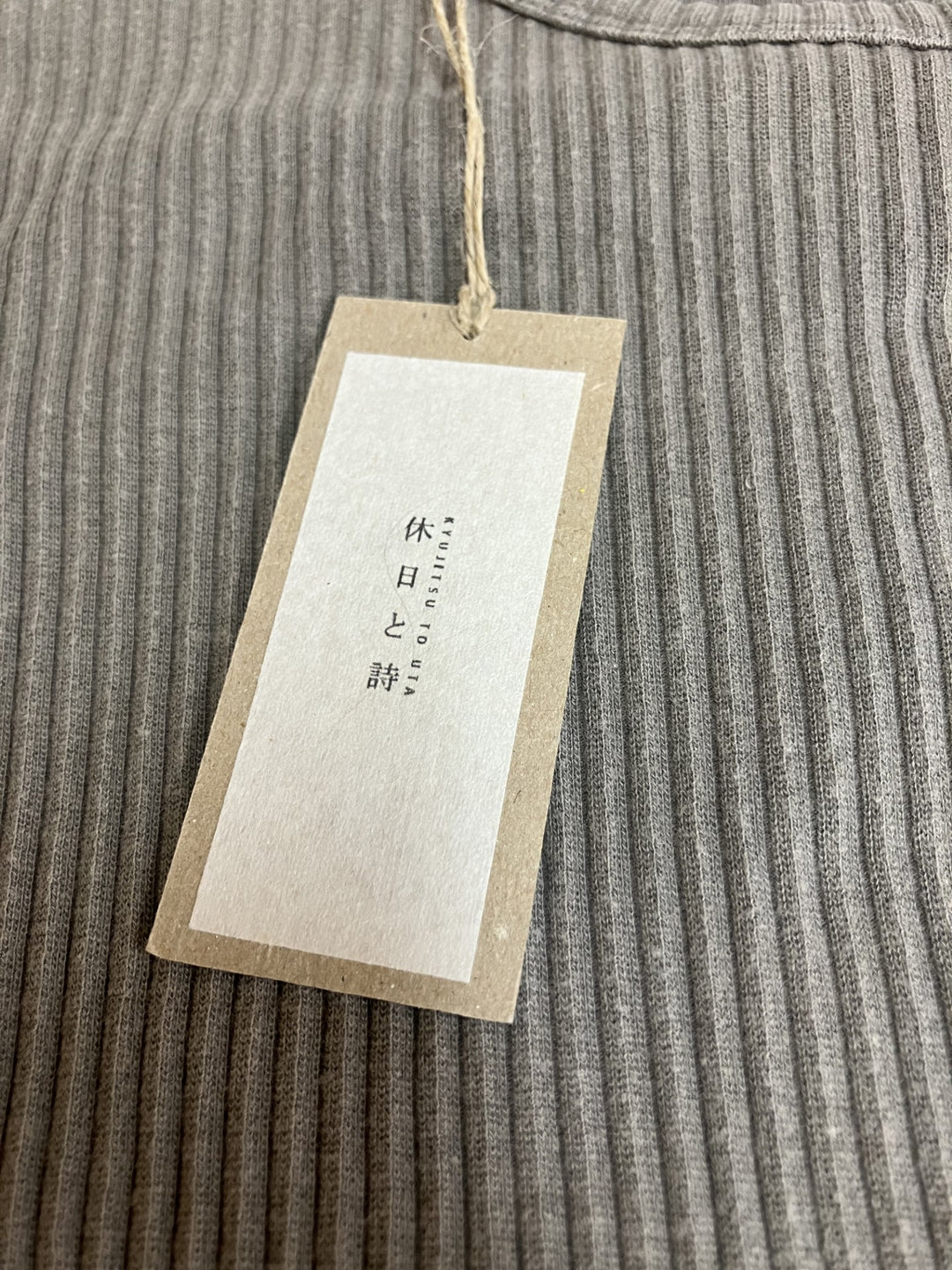 【激安古着】 休日と詩　長袖Tシャツ　トップス