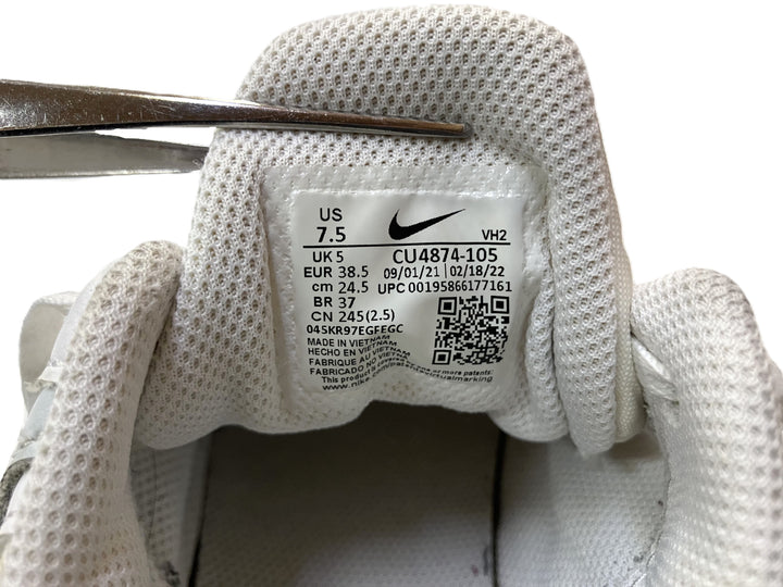 【小物/雑貨】 NIKE　スニーカー　シューズ