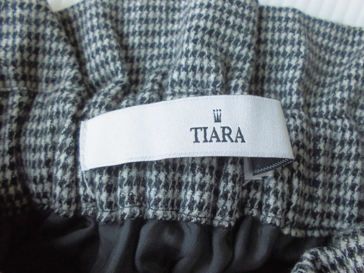 【激安古着】 TIARA　ミディアム丈　スカート