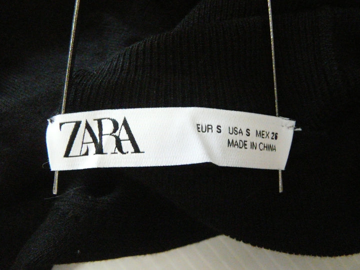 ZARA　ニットorセーター　トップス