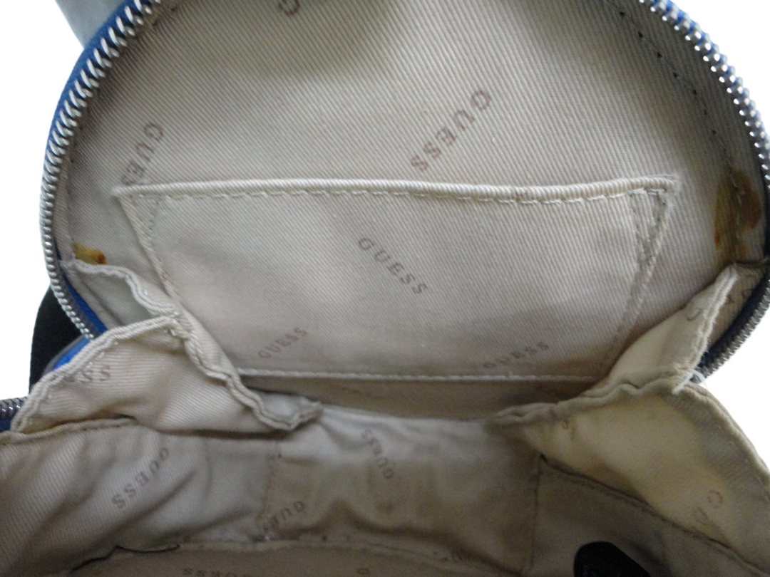 【小物/雑貨】 GUESS　ショルダーバッグ　バッグ