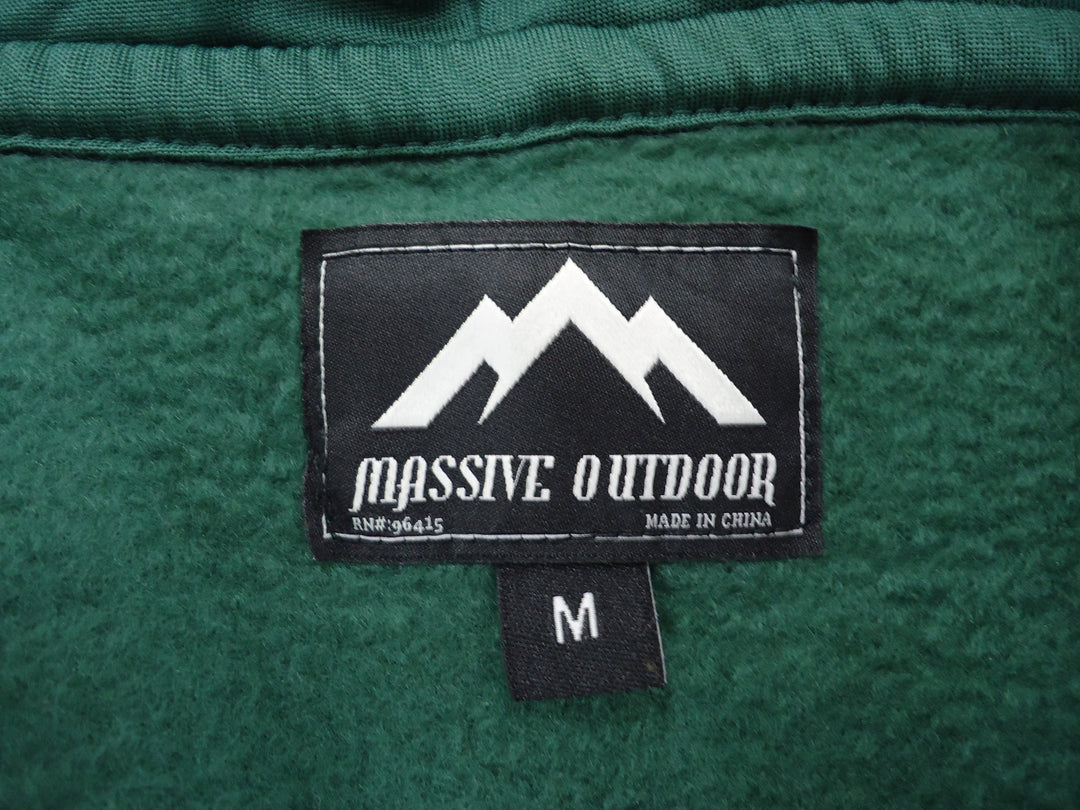 【激安古着】 MASSIVE OUTDOOR　パーカー　トップス