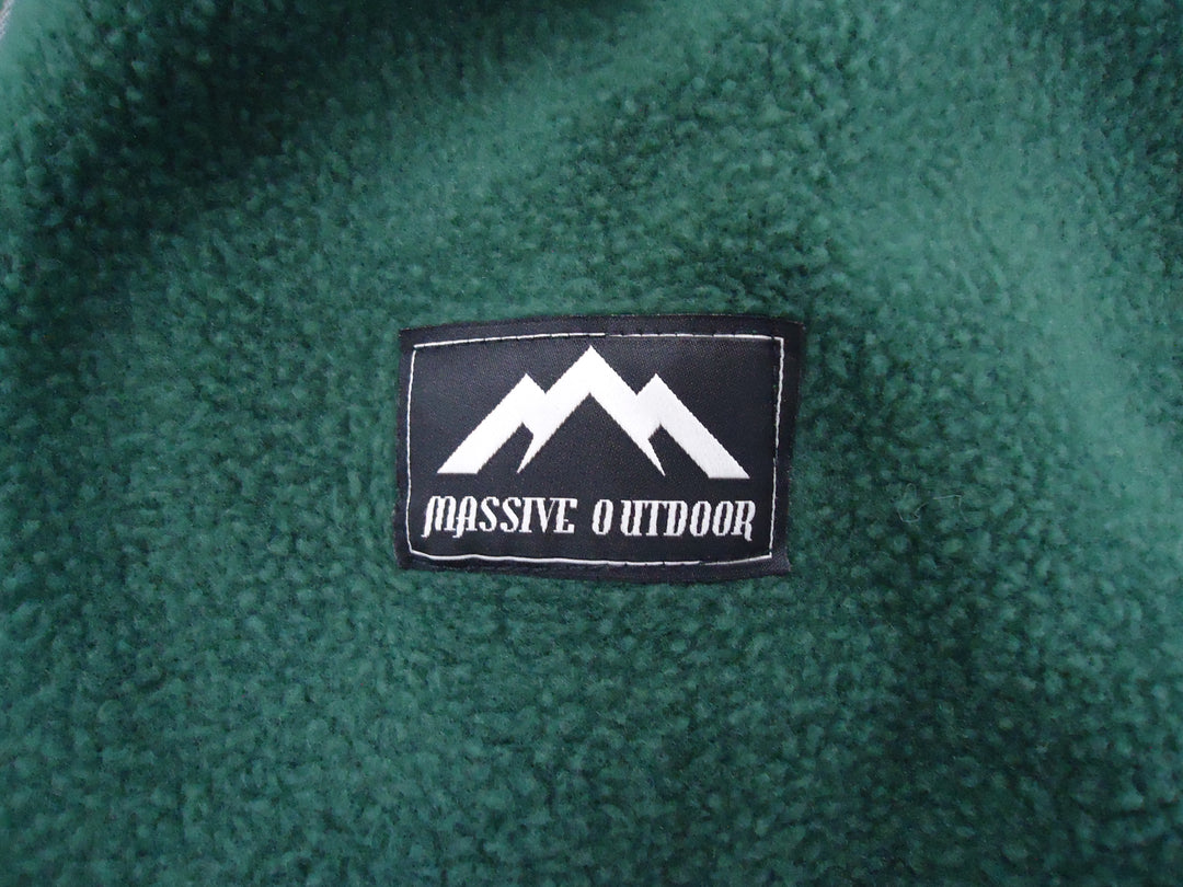 【激安古着】 MASSIVE OUTDOOR　パーカー　トップス