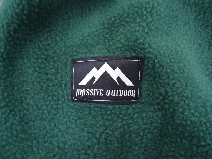 【激安古着】 MASSIVE OUTDOOR　パーカー　トップス