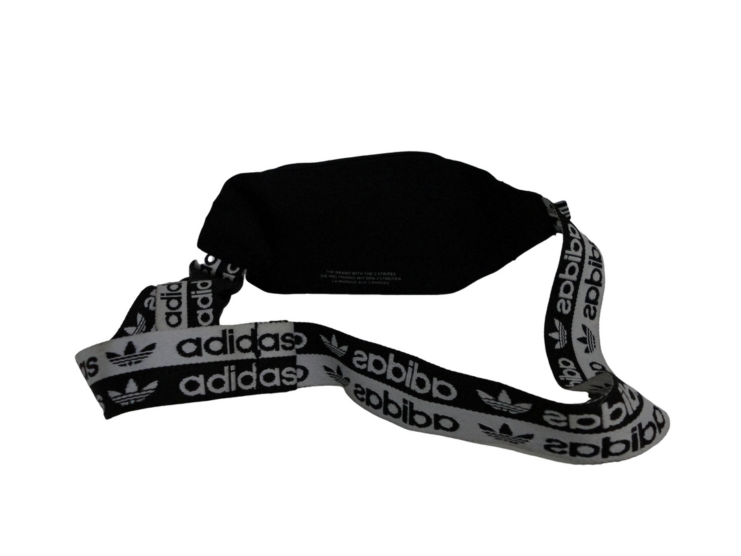 【小物/雑貨】 adidas、アディダス　ボディバッグ/ウエストポーチ　バッグ