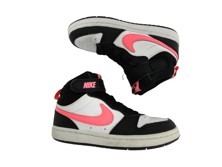 NIKE ナイキ　スニーカー　シューズ