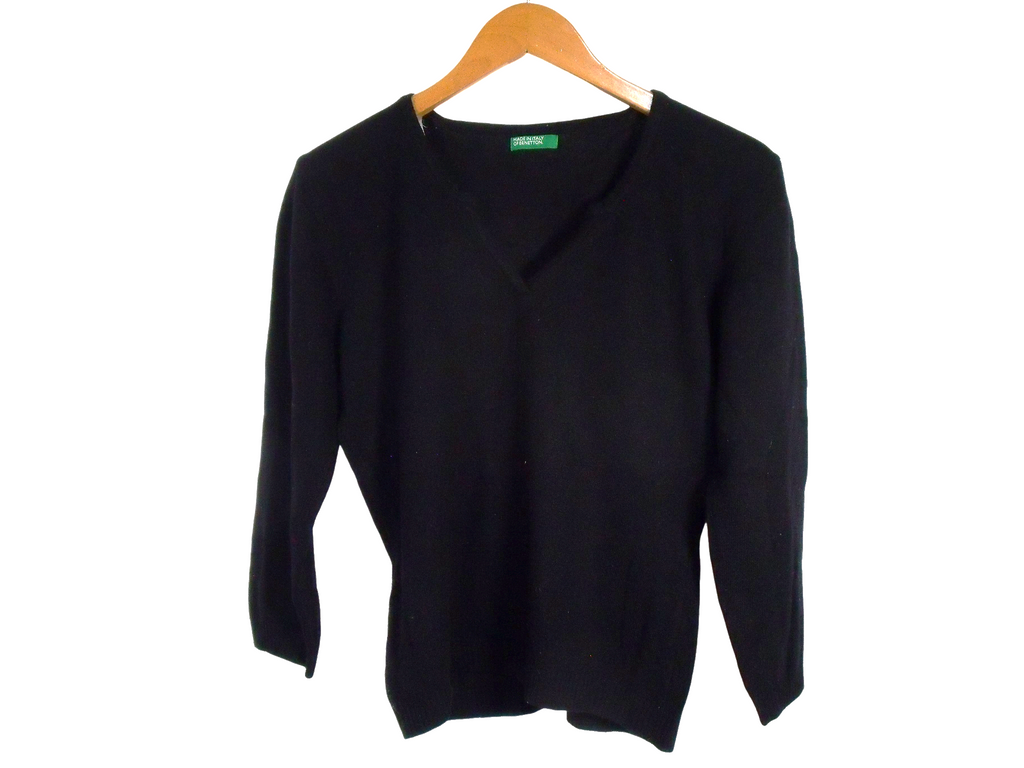 ⭐️試着のみ⭐️25SS LVプリーツカラー モノグラム リボン付 ニットトップ黒M ハイネッククロップニット[品番：MKSW0047228]｜EMODA（エモダ