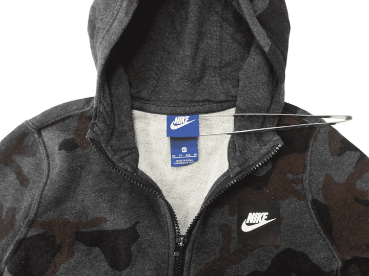 【激安古着】  NIKE　ジップアップパーカー　アウター
