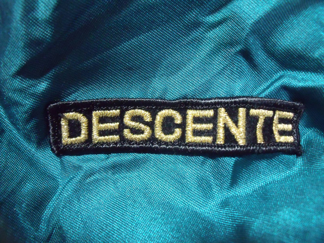 【激安古着】 DESCENTE　ナイロンジャケット　アウター