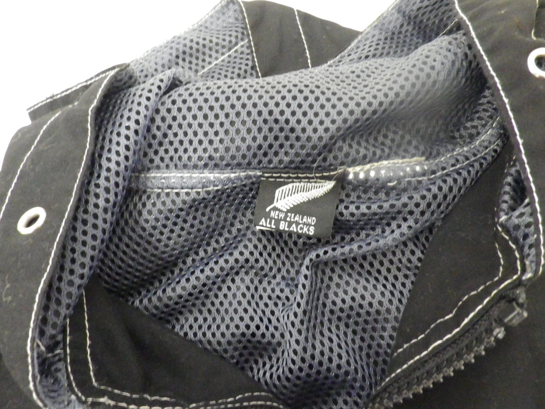 【激安古着】 NEWZEALAND　ALL BLACKS　ジップアップパーカー　アウター