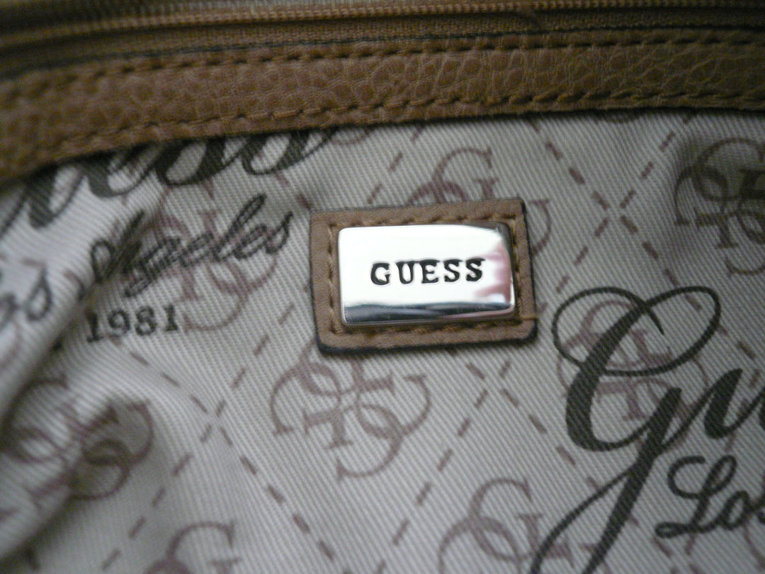 【小物/雑貨】 GUESS ゲス　ショルダーバッグ　バッグ