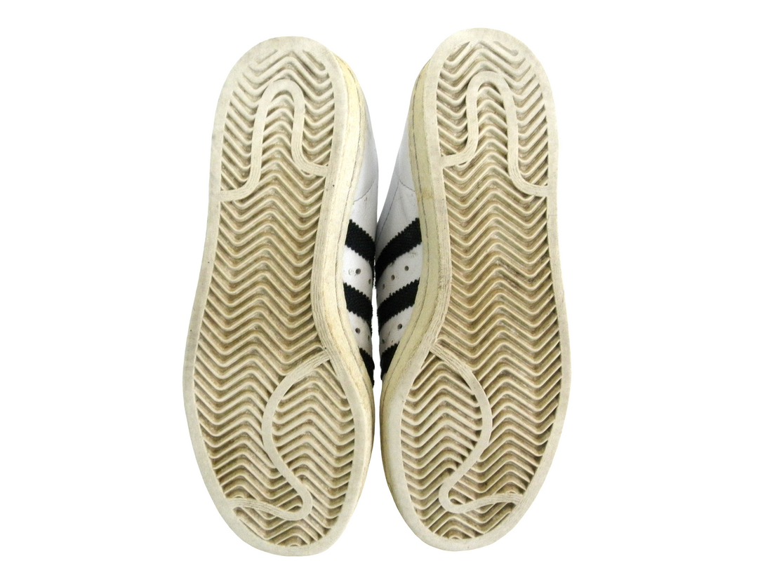 adidas アディダス　スニーカー　シューズ