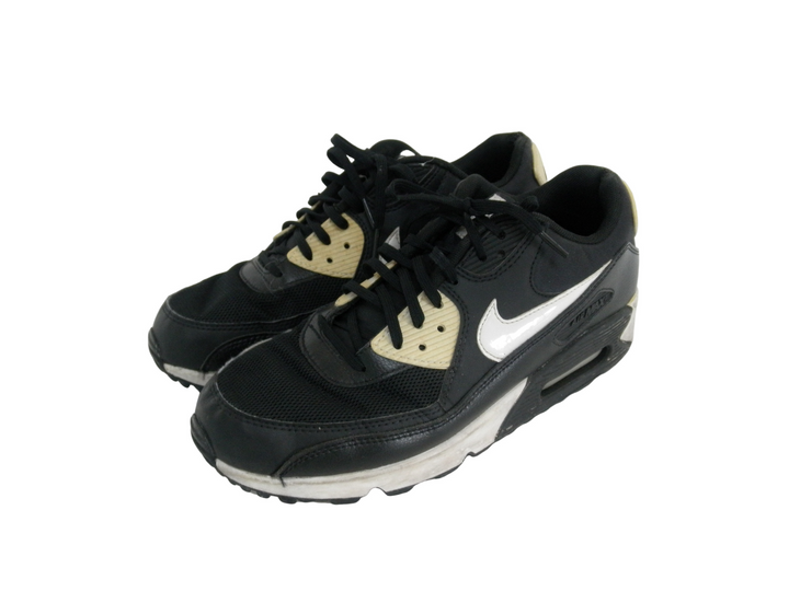 NIKE、ナイキ　スニーカー　シューズ