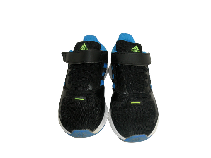 adidas、アディダス　スニーカー　シューズ