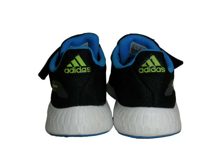 adidas、アディダス　スニーカー　シューズ