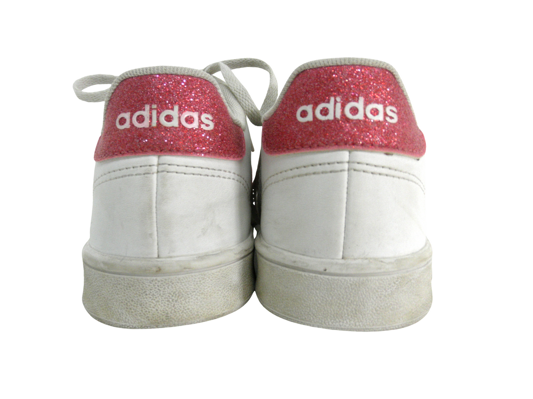 adidas アディダス　スニーカー　シューズ