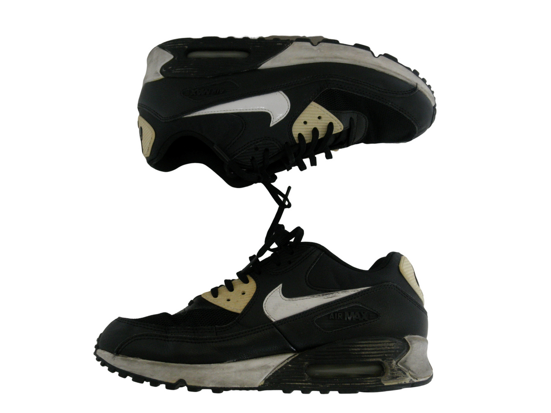 NIKE、ナイキ　スニーカー　シューズ