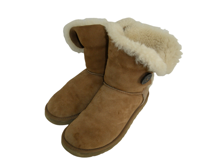 UGG　ブーツ ショート/ミディアム　シューズ