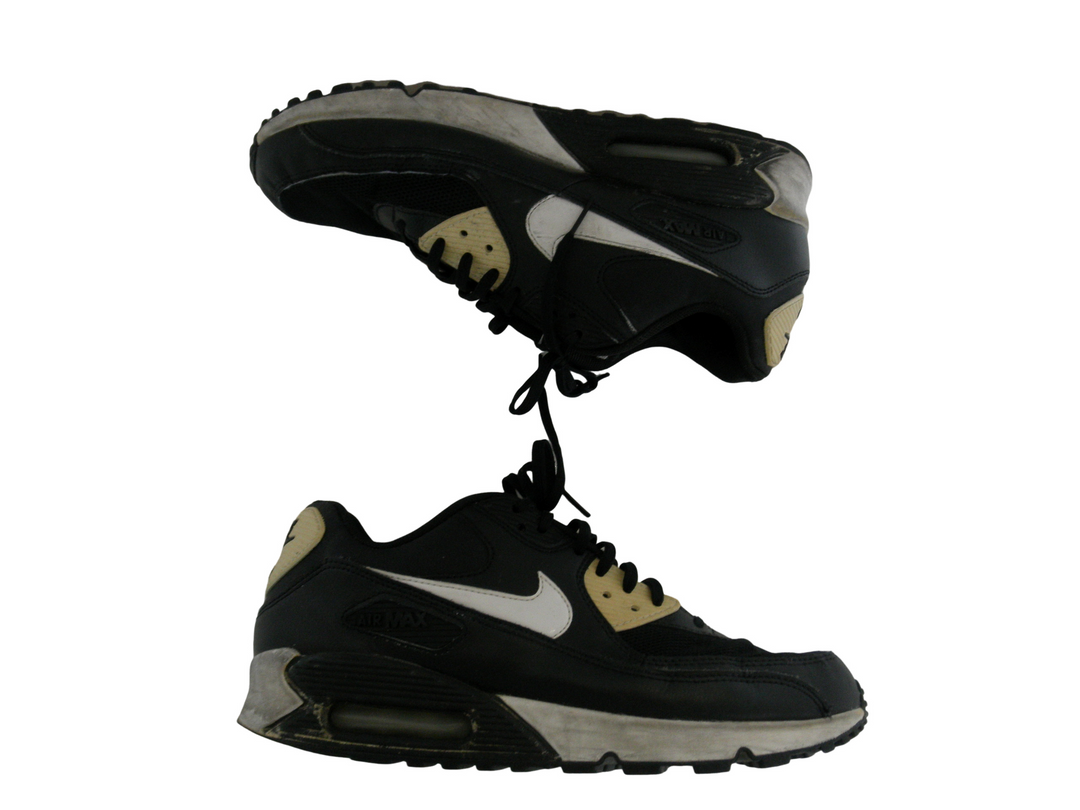 NIKE、ナイキ　スニーカー　シューズ