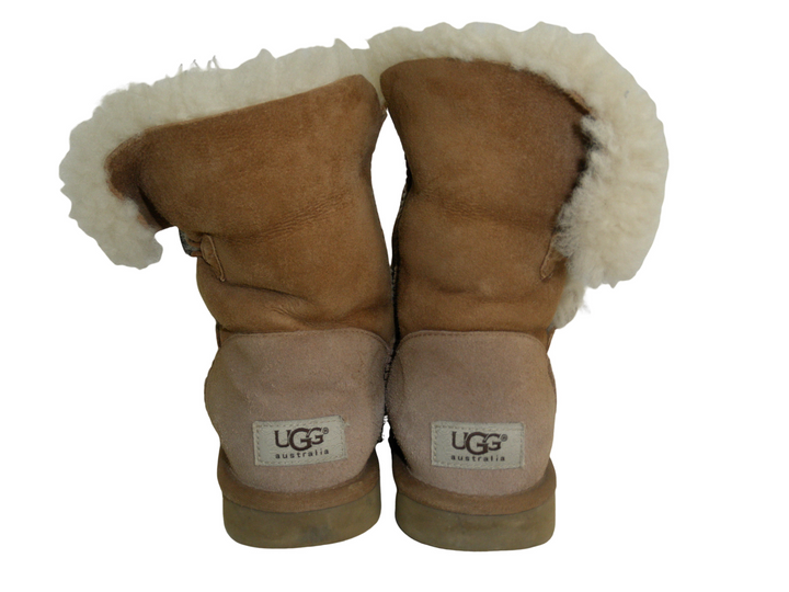UGG　ブーツ ショート/ミディアム　シューズ