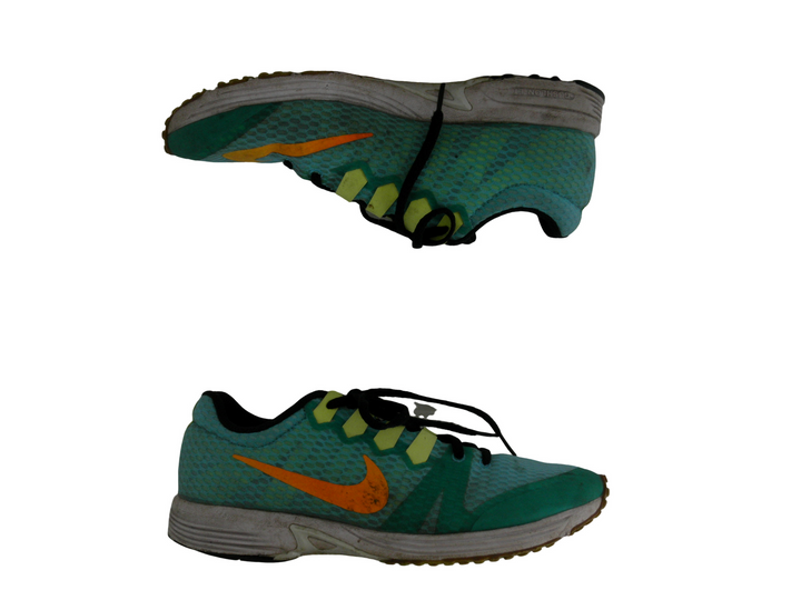 NIKE、ナイキ　スニーカー　シューズ