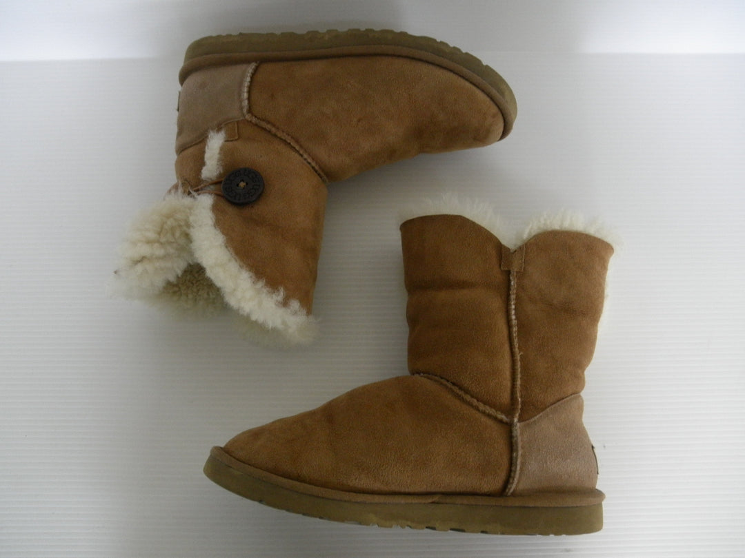 UGG　ブーツ ショート/ミディアム　シューズ