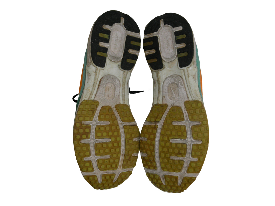 NIKE、ナイキ　スニーカー　シューズ
