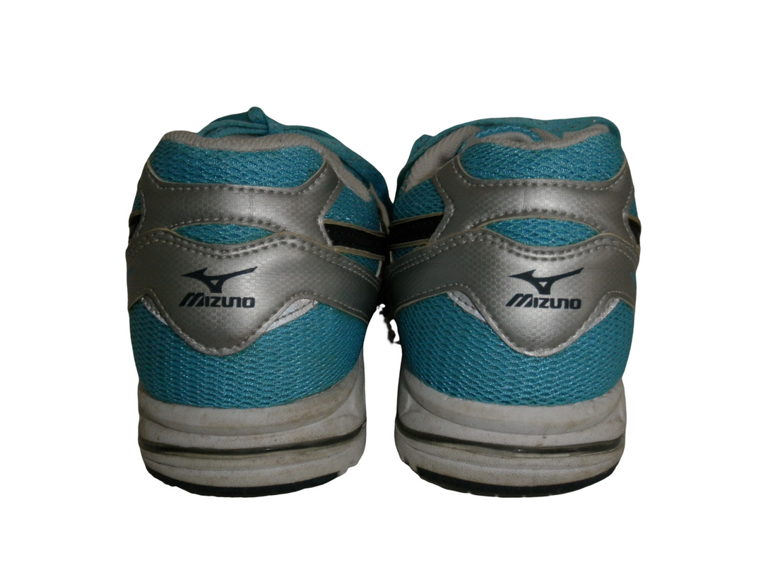 MIZUNO、ミズノ　スニーカー　シューズ