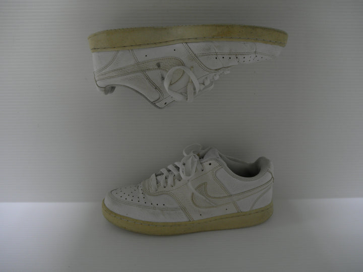 NIKE、ナイキ　スニーカー　シューズ