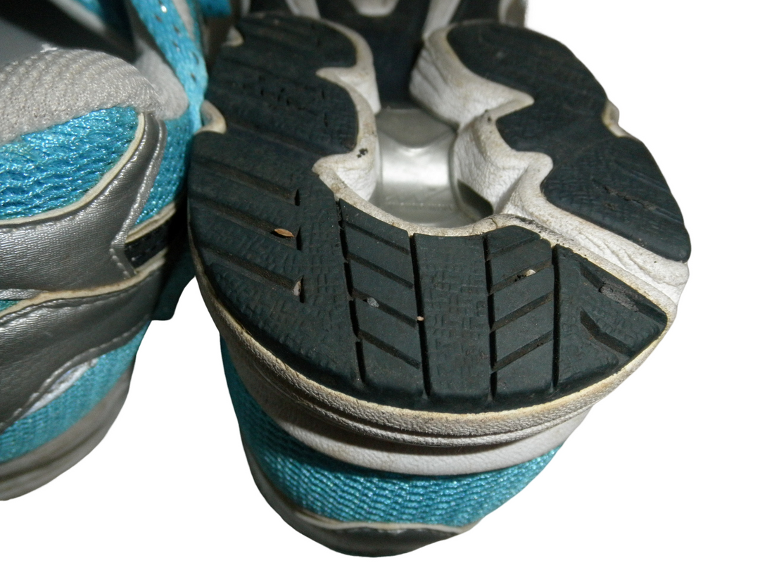 MIZUNO、ミズノ　スニーカー　シューズ