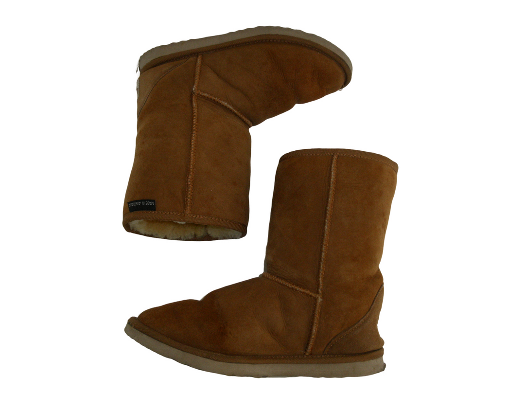 UGG　ブーツ ショート/ミディアム　シューズ