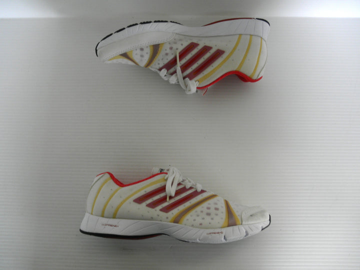 adidas アディダス　スニーカー　シューズ