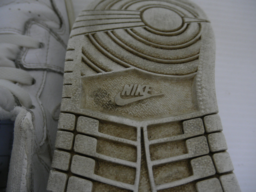 NIKE、ナイキ　スニーカー　シューズ