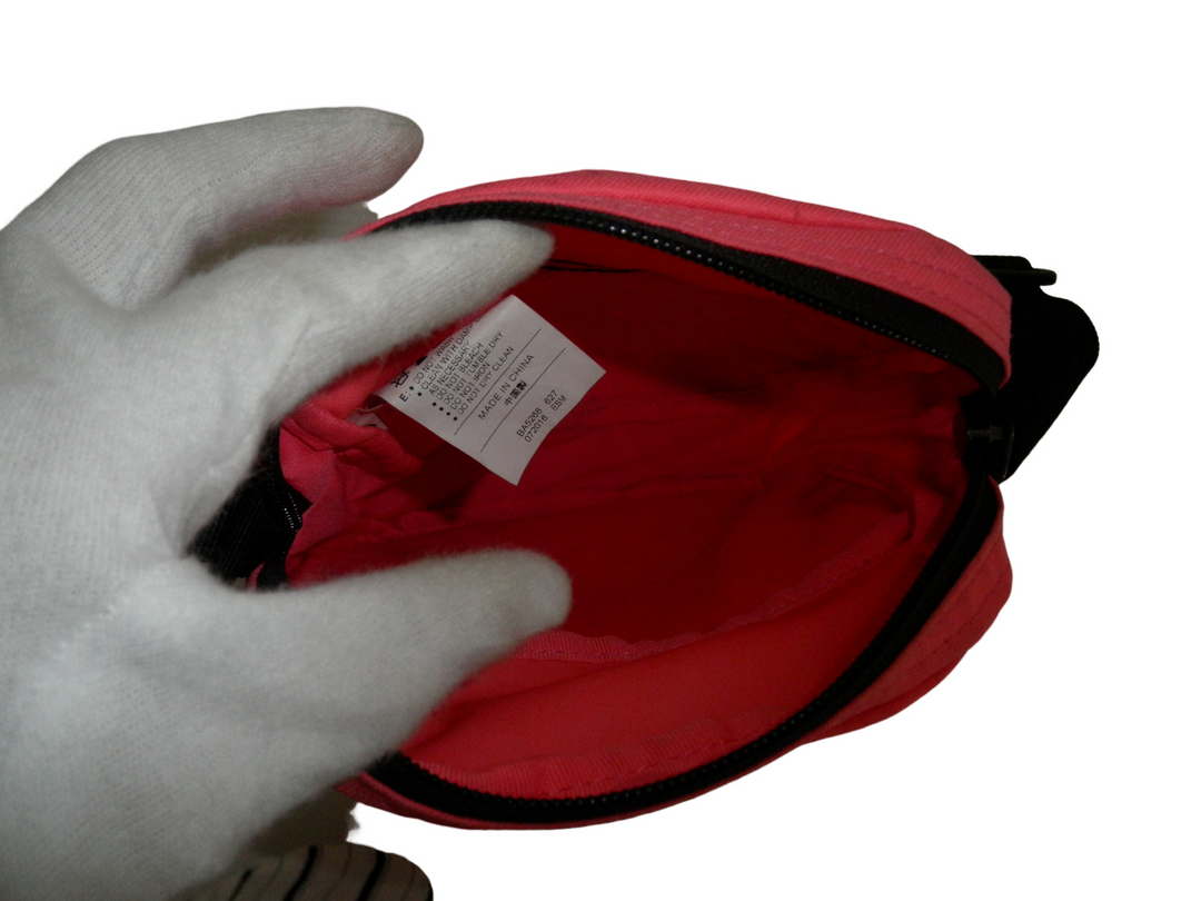 NIKE、ナイキ　ショルダーバッグ　バッグ