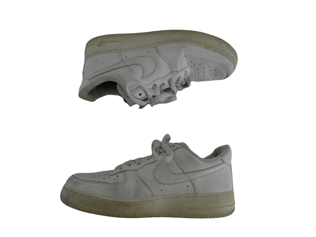 NIKE、ナイキ　スニーカー　シューズ