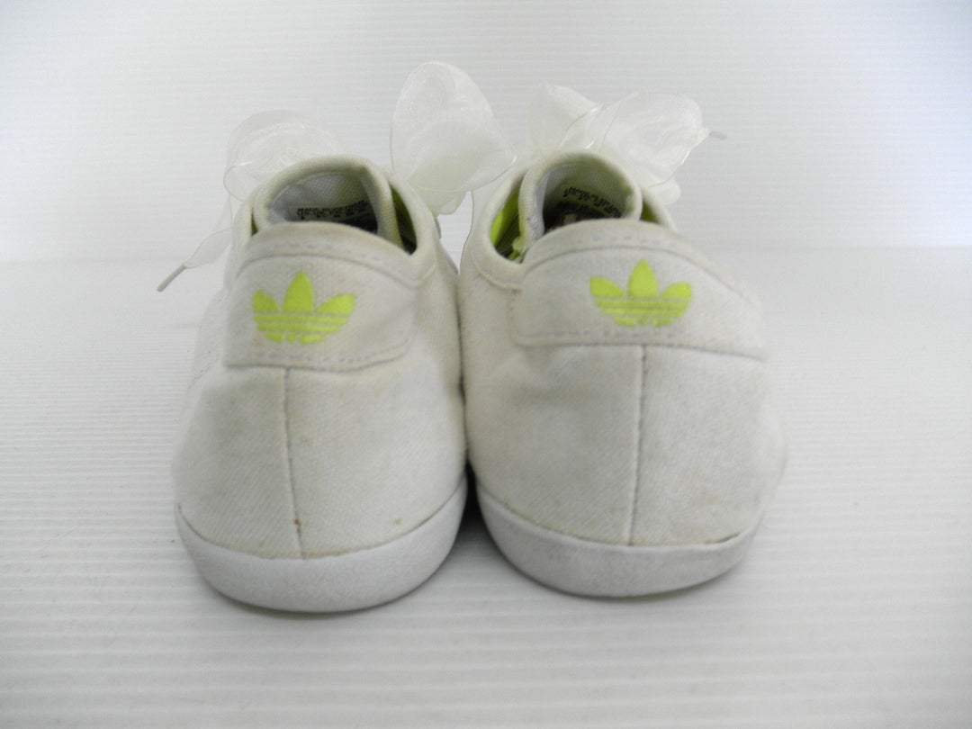 adidas アディダス　スニーカー　シューズ