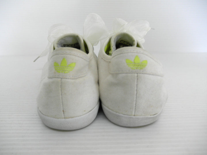 adidas アディダス　スニーカー　シューズ