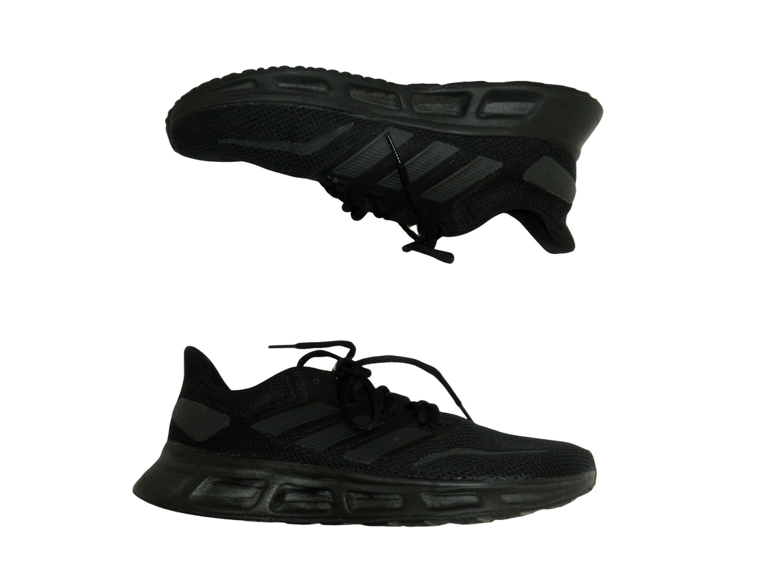 adidas、アディダス　スニーカー　シューズ