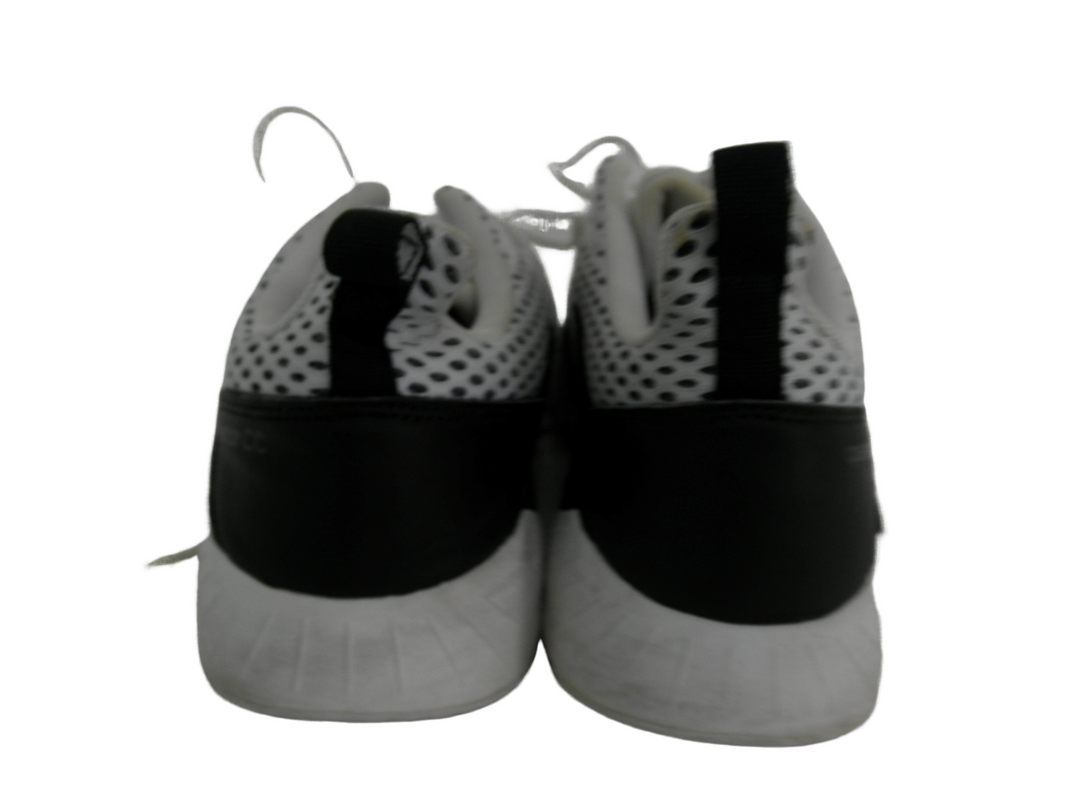 adidas アディダス　スニーカー　シューズ