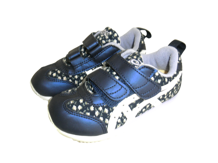 asics アシックス　スニーカー　シューズ