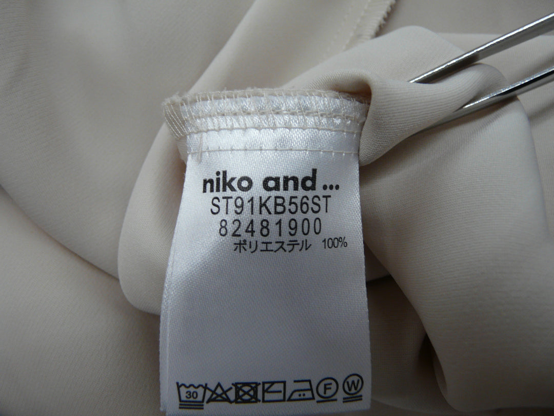 【激安古着】 nico and...　長袖Tシャツ　トップス