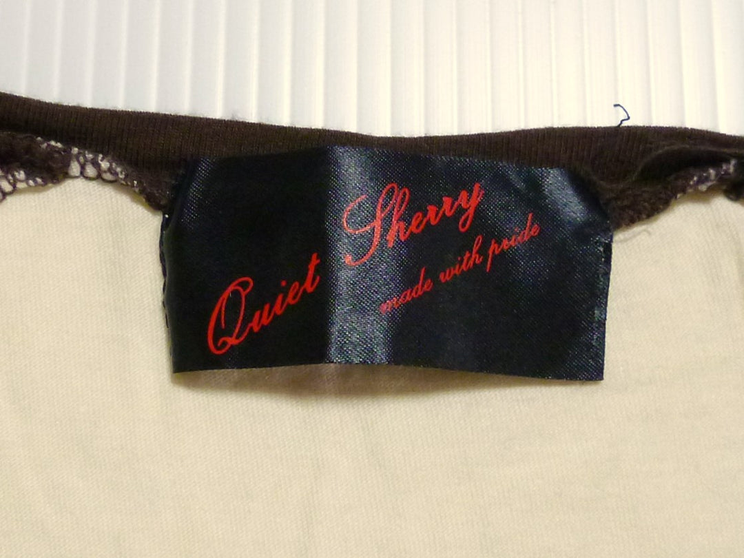 【激安古着】 Quiet Sherry made with pride　長袖Tシャツ　トップス