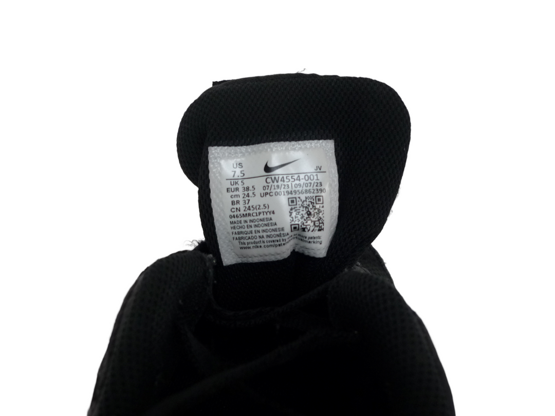 【小物/雑貨】　NIKE ナイキ　スニーカー　シューズ