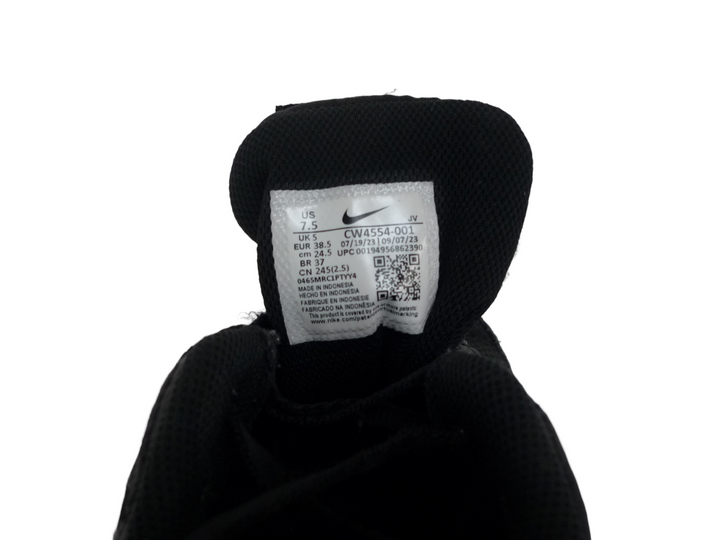 【小物/雑貨】　NIKE ナイキ　スニーカー　シューズ