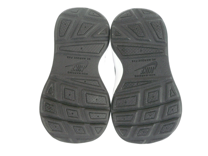 【小物/雑貨】 NIKE ナイキ　スニーカー　シューズ