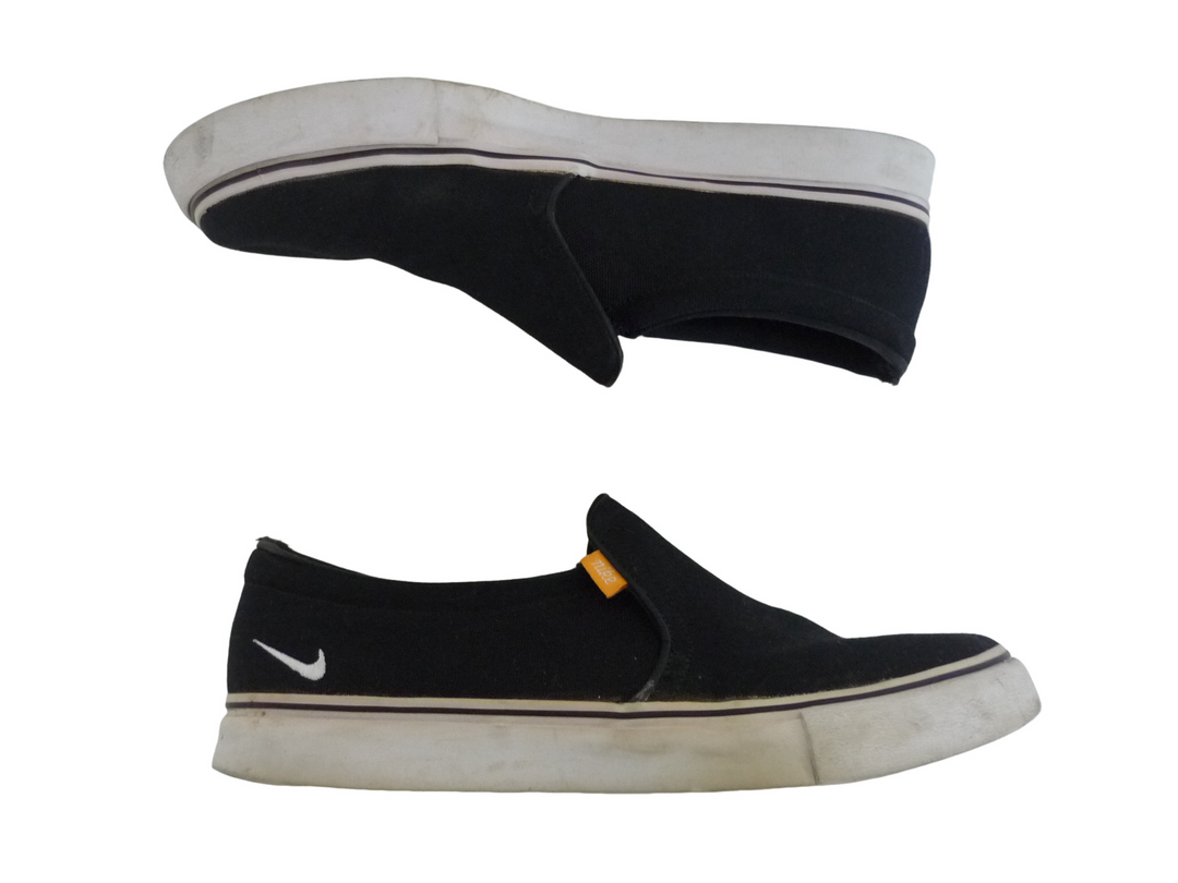 【小物/雑貨】　NIKE ナイキ　スリッポン　シューズ
