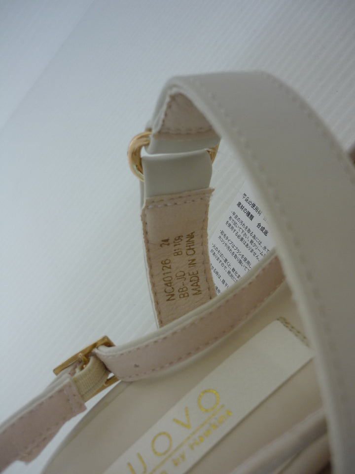 NUOVO　パンプス　シューズ