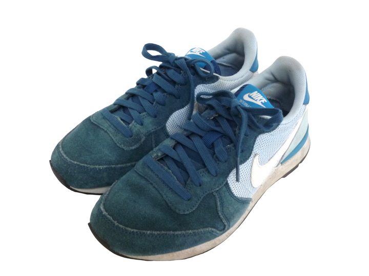 NIKE ナイキ　スニーカー　シューズ