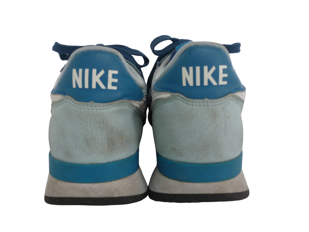 NIKE ナイキ　スニーカー　シューズ