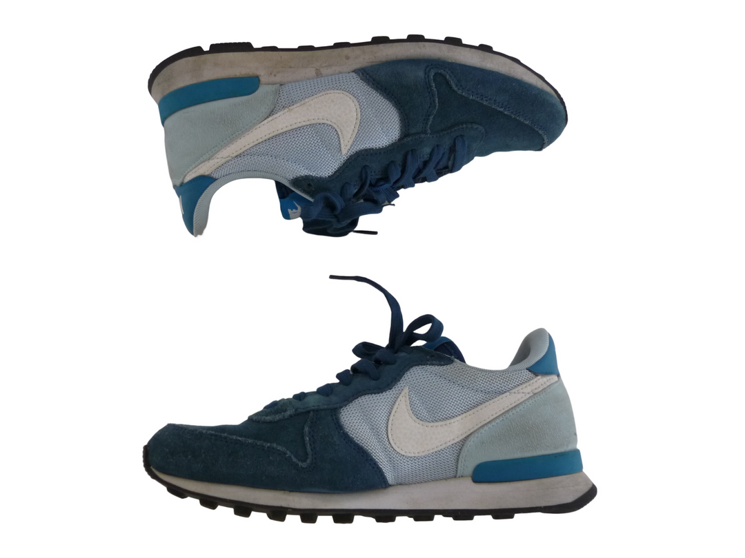 NIKE ナイキ　スニーカー　シューズ